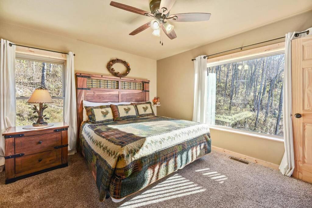 Walnut Ridge Cabin. Sleeps 7-11! Hot Tub, Pool Table, Minutes To Downtown Gatlinburg! Ngoại thất bức ảnh
