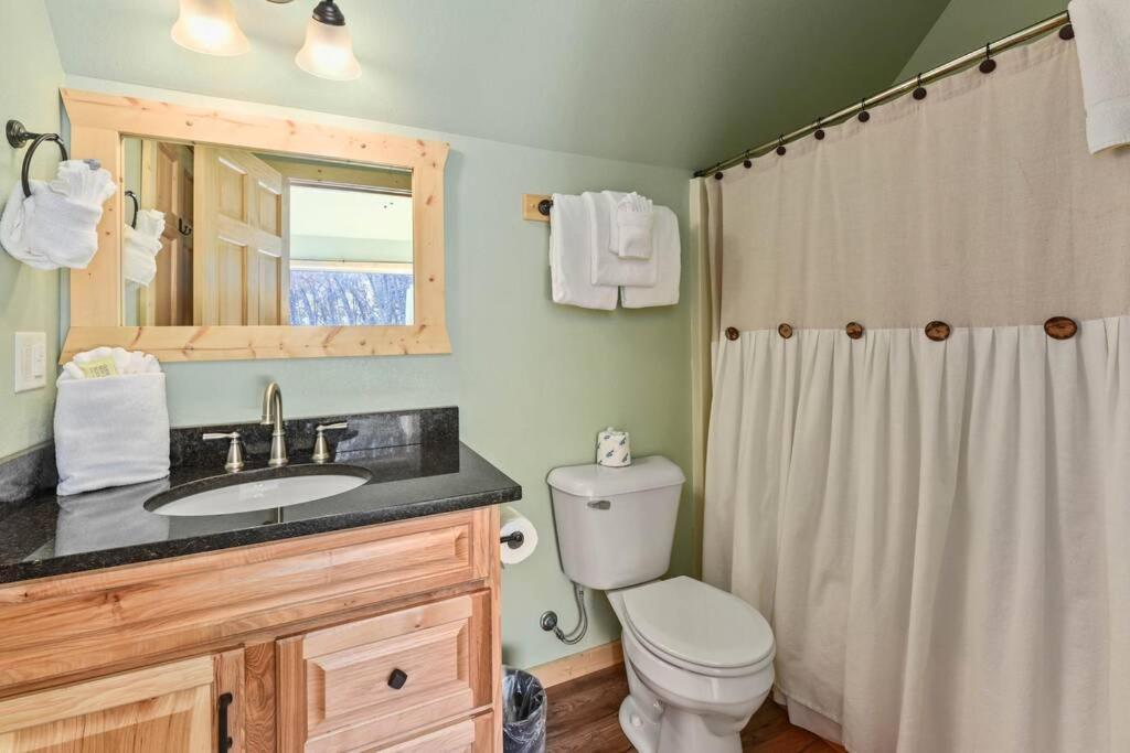 Walnut Ridge Cabin. Sleeps 7-11! Hot Tub, Pool Table, Minutes To Downtown Gatlinburg! Ngoại thất bức ảnh
