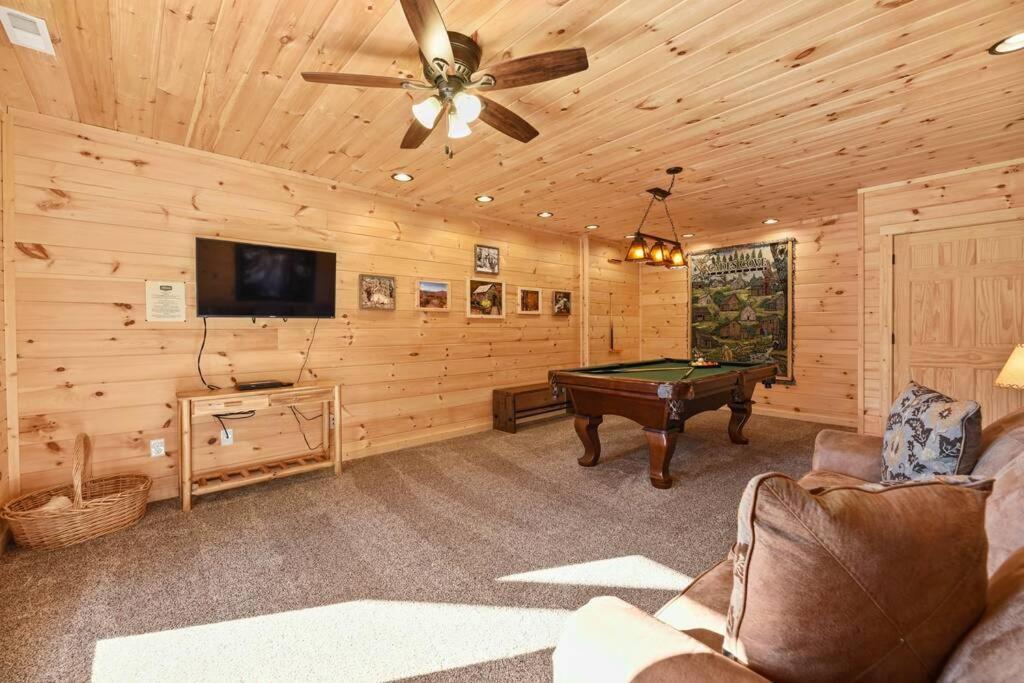 Walnut Ridge Cabin. Sleeps 7-11! Hot Tub, Pool Table, Minutes To Downtown Gatlinburg! Ngoại thất bức ảnh