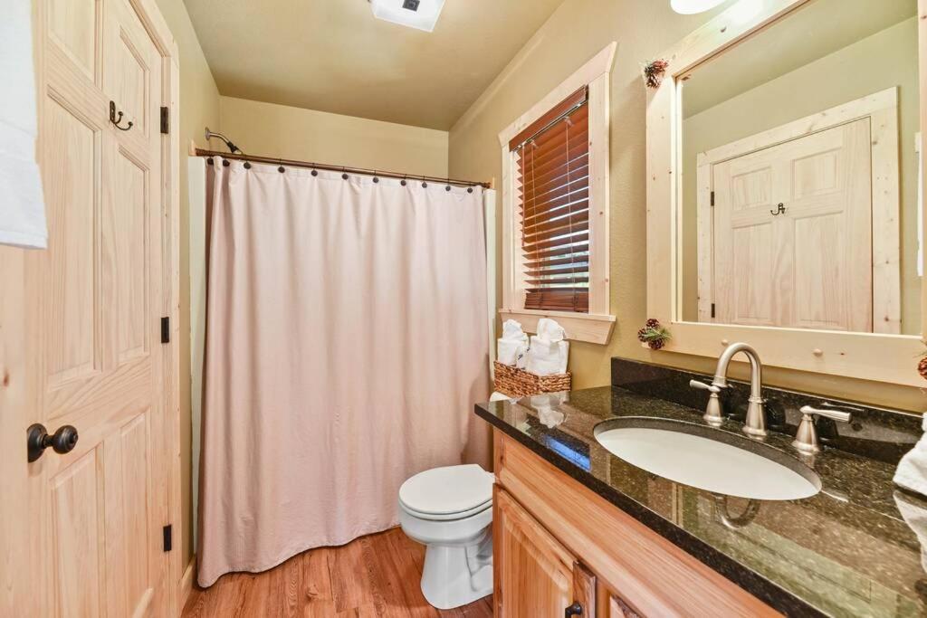 Walnut Ridge Cabin. Sleeps 7-11! Hot Tub, Pool Table, Minutes To Downtown Gatlinburg! Ngoại thất bức ảnh