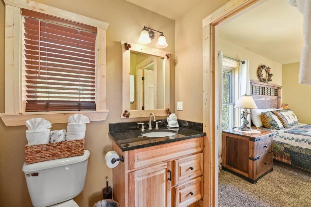 Walnut Ridge Cabin. Sleeps 7-11! Hot Tub, Pool Table, Minutes To Downtown Gatlinburg! Ngoại thất bức ảnh
