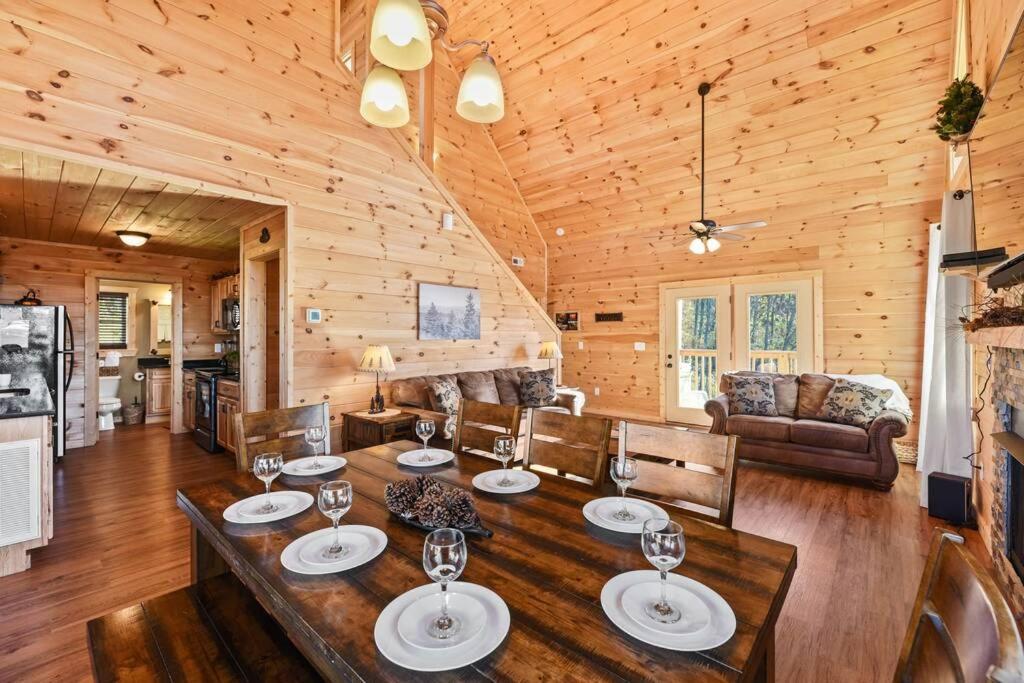 Walnut Ridge Cabin. Sleeps 7-11! Hot Tub, Pool Table, Minutes To Downtown Gatlinburg! Ngoại thất bức ảnh