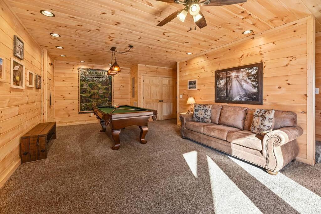 Walnut Ridge Cabin. Sleeps 7-11! Hot Tub, Pool Table, Minutes To Downtown Gatlinburg! Ngoại thất bức ảnh
