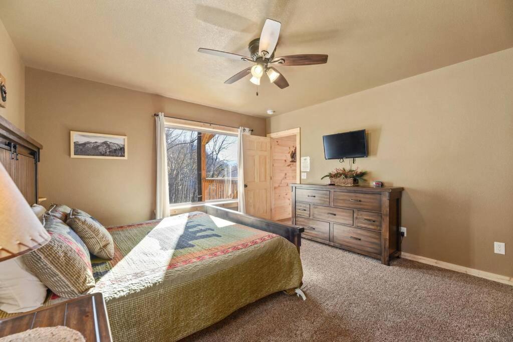 Walnut Ridge Cabin. Sleeps 7-11! Hot Tub, Pool Table, Minutes To Downtown Gatlinburg! Ngoại thất bức ảnh